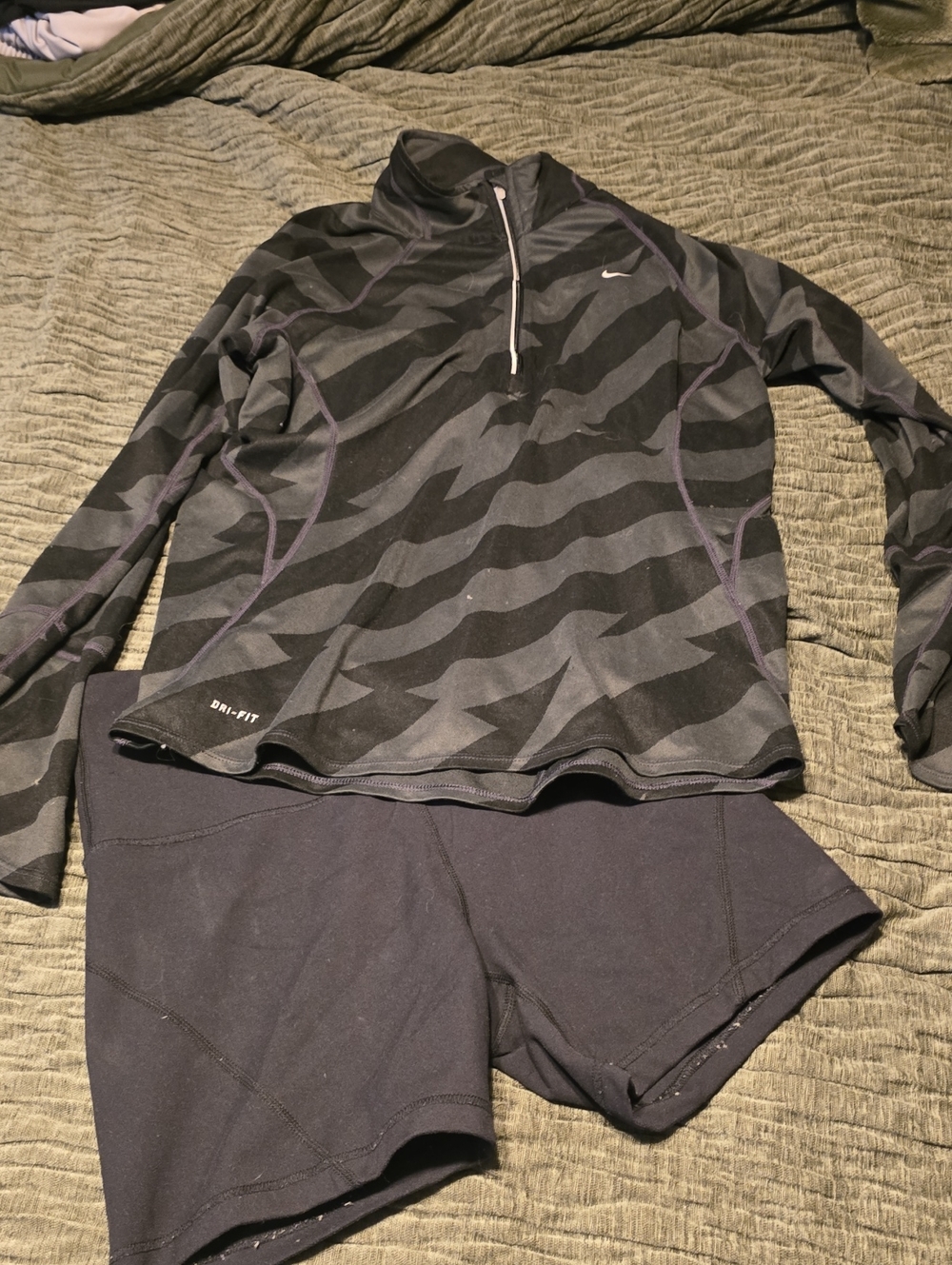 Nike Black & Charcoal Dri-FIT Long Sleeve Top & Short Set Like New